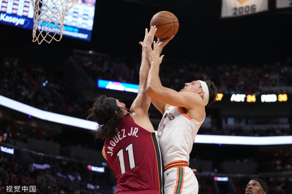 色让他感到 色让他感到