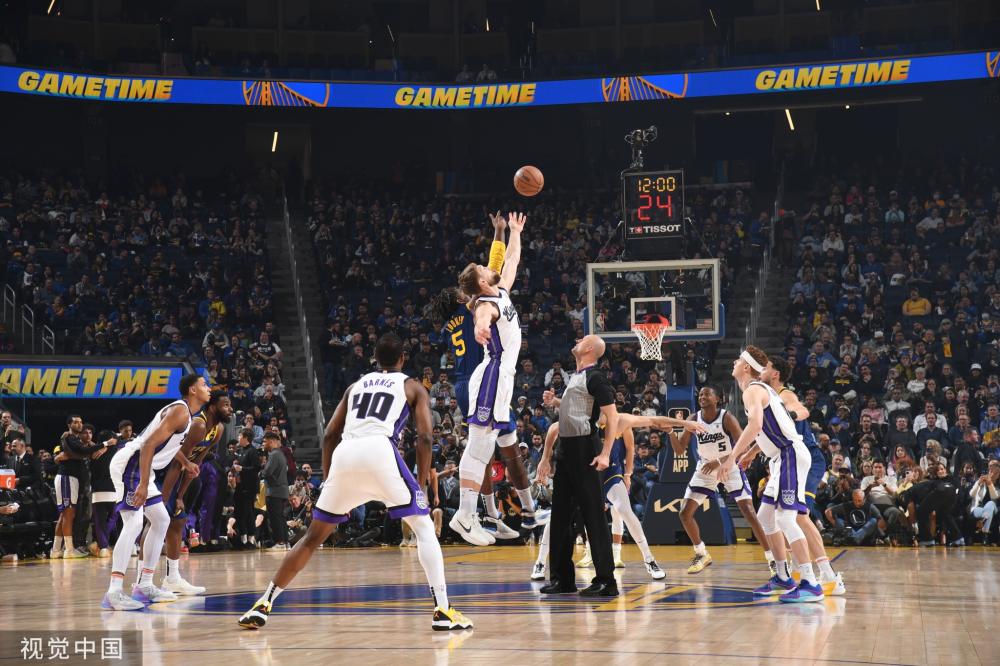 在与其他球 在与其他球