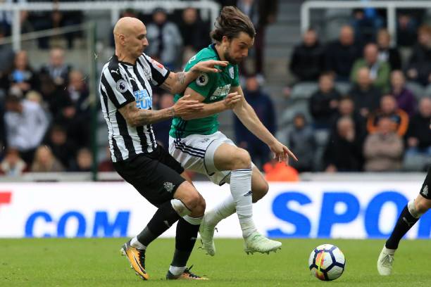 瓦拉内从他 瓦拉内从他